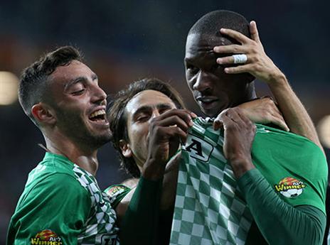 גליינור פלט. מחמיא לבניון (יוסי שקל)