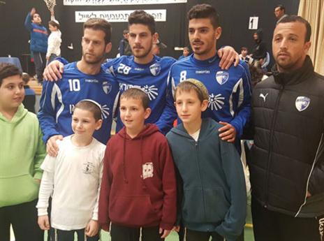 שחקני ק"ש בטקס האזכרה לאייל קראוס