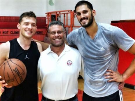 עם כספי ומקל