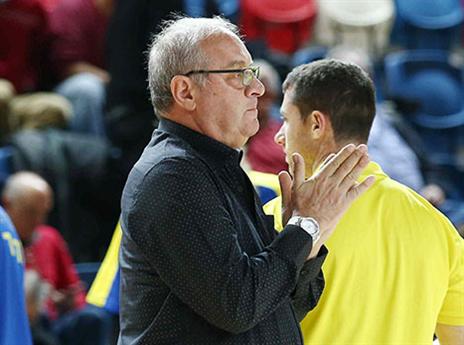 כבר לא מושלם מול התל אביביות העונה. צביקה שרף (אלן שיבר)