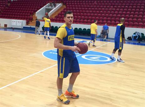 גל מקל מתאמן בקאזאן. "לא מתגעגע לקור" (האתר הרשמי, מכבי ת"א)