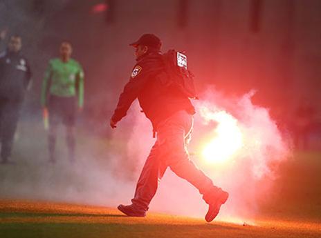 האבוקה של אוהדי סכנין במושבה (אלן שיבר)