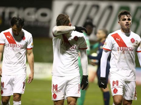 שחקני הפועל ת"א בדיכאון. עוברים ימים קשים (צילום: אלן שיבר)