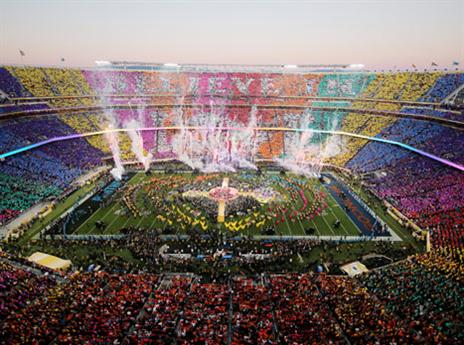 "תאמינו בהאהבה". וגם בכסף הגדול של המפרסמים במחצית (Getty)