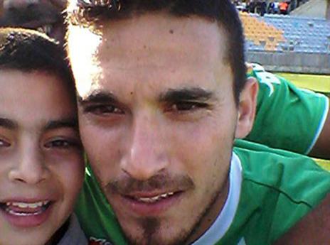 (תמונת המחזור, חטיב חוגג שער עם סלפי)