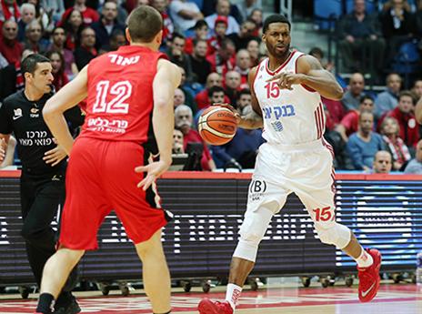 מחצית ראשונה חלשה לדונטה סמית' (אלן שיבר)