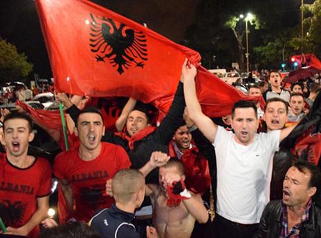האוהדים מהבלקן יצבעו את צרפת (GETTYIMAGES)
