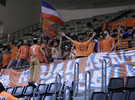 האוהדים הכתומים הגיעו לרוממה (אודליה מטרי, מכבי ראשל"צ)