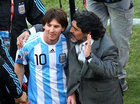 מסי עם מראדונה. לקבוצות שעזבו לא יהיה גורל דומה? (Getty)