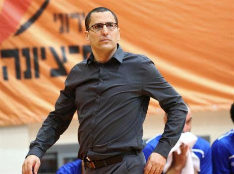 נותר מאוכזב. כהן (אלן שיבר)