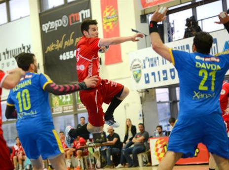 סמולר. הפועל ראשל"צ זקוקה לנס (צילום: גבי אלאלוף, הפועל ראשל"צ)