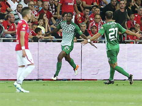 ואז הגיע הדקה ה-29 כשבניון מצא את פלט שכבש מול האקסית (אלן שיבר)