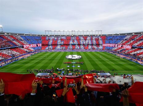 אוהדי אתלטיקו. אווירה מחשמלת בקלדרון (getty)