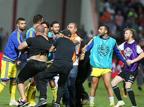 הקמפיין לא קשור לאירועים? המהומות בדוחא (צילום: יוסי שקל)