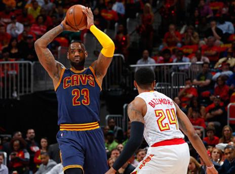 לברון והטריו בלתי מנוצח (getty)