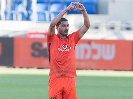 שער בכורה לקשר העונה. אבו זייד (עודד קרני)