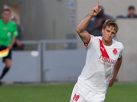 שוינפלד חוגג (עודד קרני)