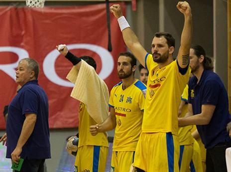 מכבי ת"א נוגעת בתואר (עודד קרני)