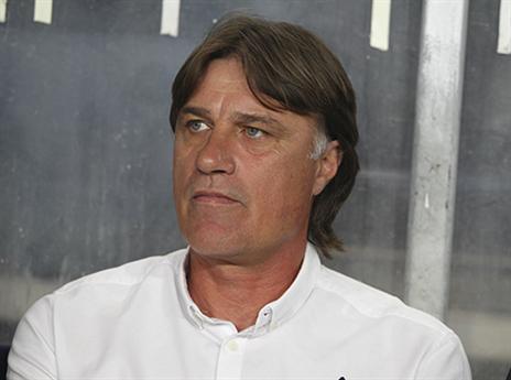 מסיים ברגל שמאל. דראפיץ'