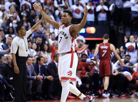 לאורי מחכה לקאבס (GETTY)