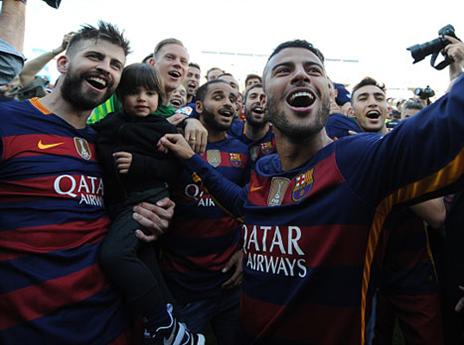 בארסה חגגה עוד תואר (GETTYIMAGES)