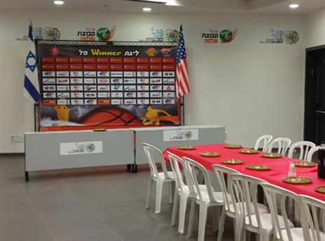 חוגגים יום הולדת לנייט רובינסון