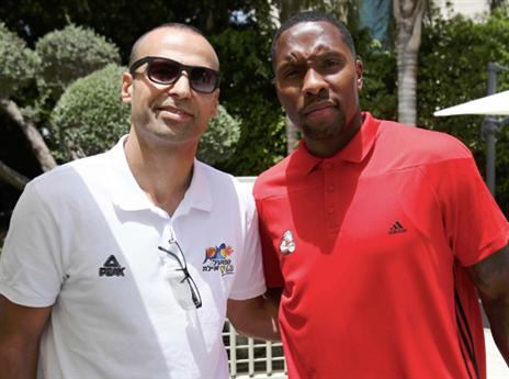 ניסים ורולנד נהנים מהשמש (אלן שיבר)