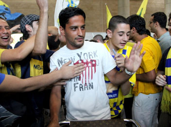 יצחקי החליף את הצהוב של בית"ר בזה של מכבי ת"א