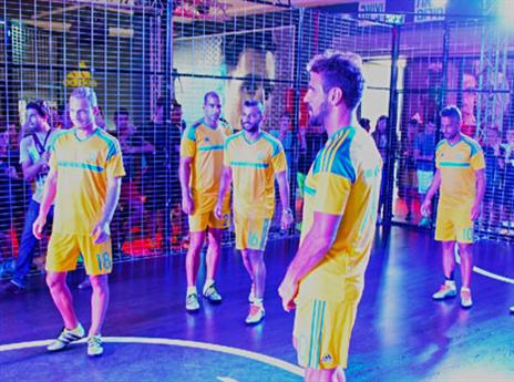 הצהובים באירוע של אדידס