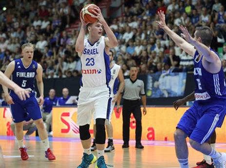 חזק מתחת לסל קופרברג (fiba)