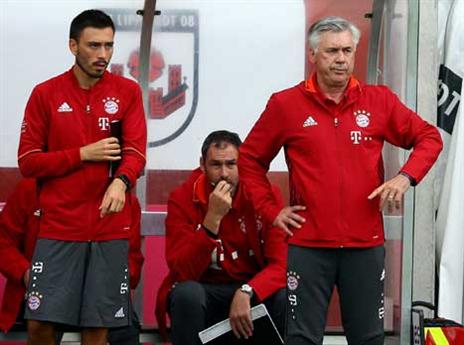 אנצ'לוטי לא נראה יותר מדי מרוצה (Getty)