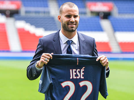 חסה יחד עם המדים החדשים (getty)