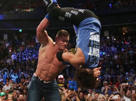 עוד מפגש בין סינה לסטיילס (WWE.COM)