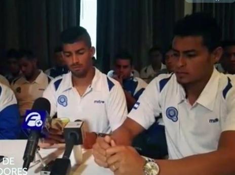 שחקני אל סלבדור במסע"ת. חשפו הקלטה בלעדית (מתוך טוויטר)