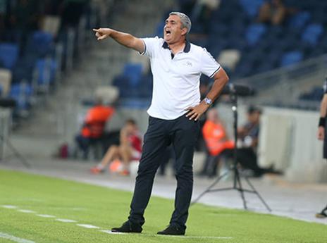 אלי כהן מחלק הוראות (יוסי שקל)