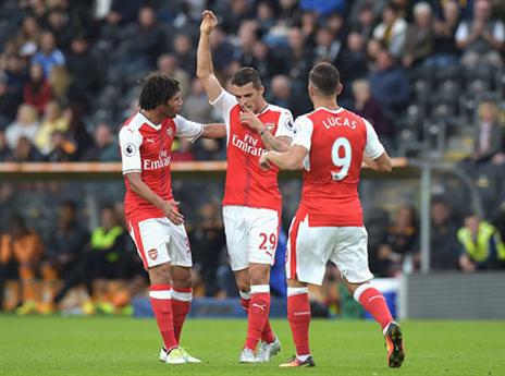 ג'אקה משתיק את הקהל (gettyimages)