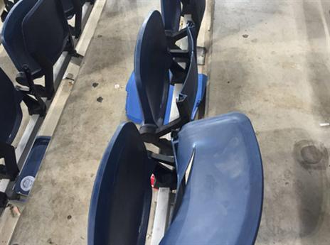 עשרות כיסאות נשברו ע"י אוהדי בית"ר