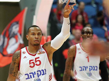 כמו בגביע ווינר, ג'רלס המשיך לחגוג (אלן שיבר)