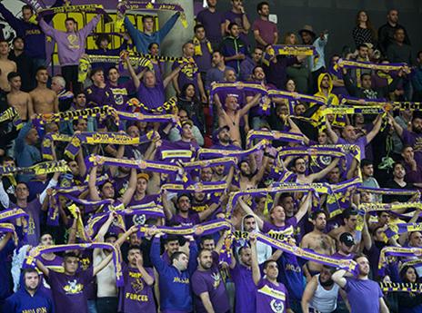 יש להם ציפיות גדולות. אוהדי חולון (צילום: מנהלת הליגה)