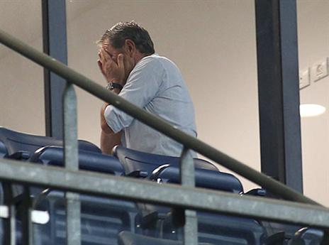 גוטמן מאוכזב מהיציע (אלן שיבר)