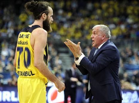 דאטומה עם אוברדוביץ'. לא מזכיר את השחקן מהעונה שעברה (Getty)