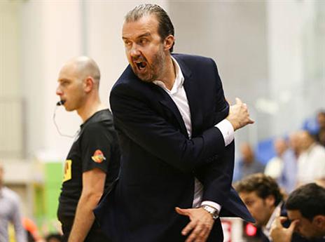 פיאניג'אני הבין שהוא חייב קו אחורי דומיננטי (עודד קרני)