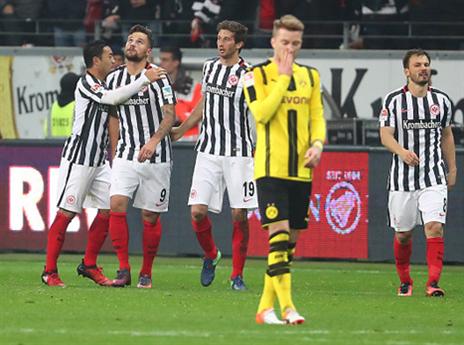 פרנקפורט חוגגת ניצחון גדול על השוורצגלבן (getty)