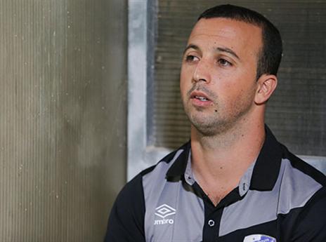 פוטר בזמן משחק. בן זקן (אנצ'ו גוש)