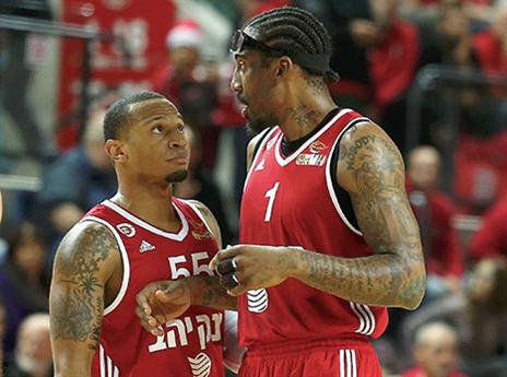 המצטיינים. אמארה וג'רלס (אלן שיבר)