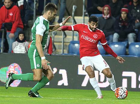 עזרא במדי הפועל ת"א. טביב ינסה לקדם את העברתו (אלן שיבר)