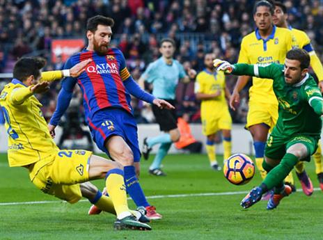 מסי מול לאס פלמאס. מסצ'ראנו: "הוא והמועדון צריכים זה את זה" (Getty)