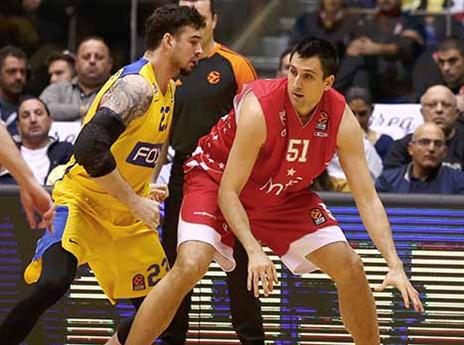 נעלם בתוך הערב הרע של הצהובים. אלכסנדר (אלן שיבר)