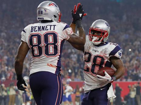 וחגג עם מרטלוס בנט (Getty)