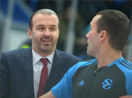 חניכיו המשיכו במומנטום המצוין באירופה. פיאניג'אני